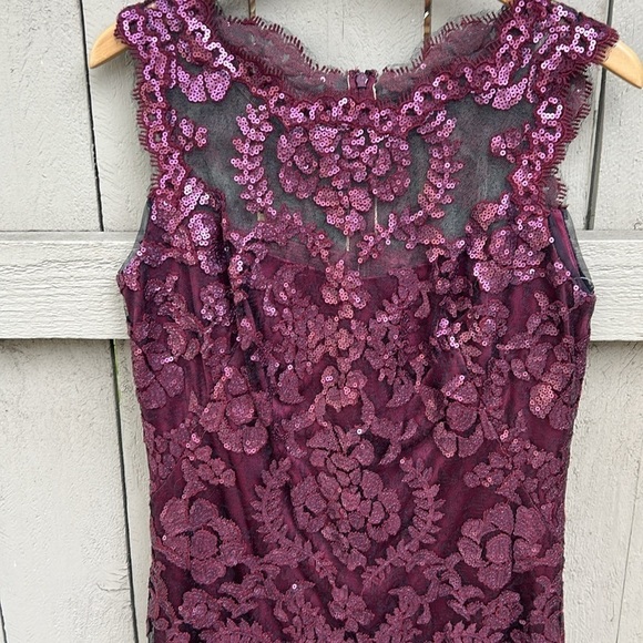 Tadashi Shoji Burgundy Sequined Sleeveless Dress Size 10P Cocktail Forma… - Picture 5 of 10